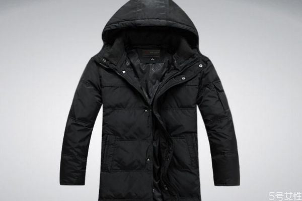 11度可以穿羽絨服嗎 11度穿什么衣服不太冷也不太熱 11度可以穿羽絨服嗎 11度穿什么衣服不太冷也不太熱