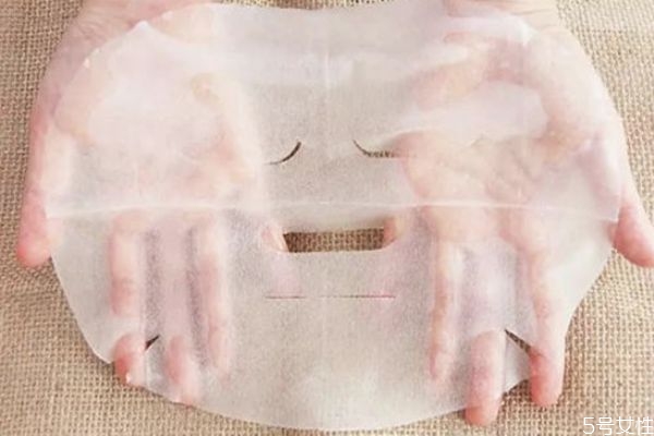 可以邊敷面膜邊蒸臉嗎 敷著面膜蒸臉好嗎 可以邊敷面膜邊蒸臉嗎 敷著面膜蒸臉好嗎