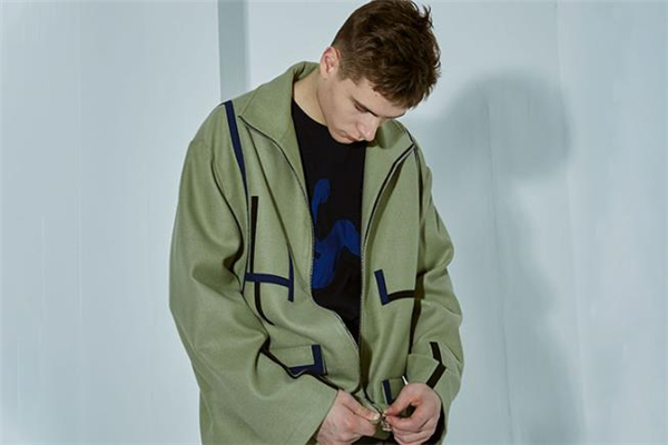 男生高街風(fēng)怎么搭配 男生高街風(fēng)搭配圖片 男生高街風(fēng)怎么搭配 男生高街風(fēng)搭配圖片