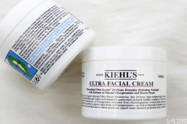 乳液和面霜哪個白天用哪個晚上用 白天用面霜還是乳液 乳液和面霜哪個白天用哪個晚上用 白天用面霜還是乳液