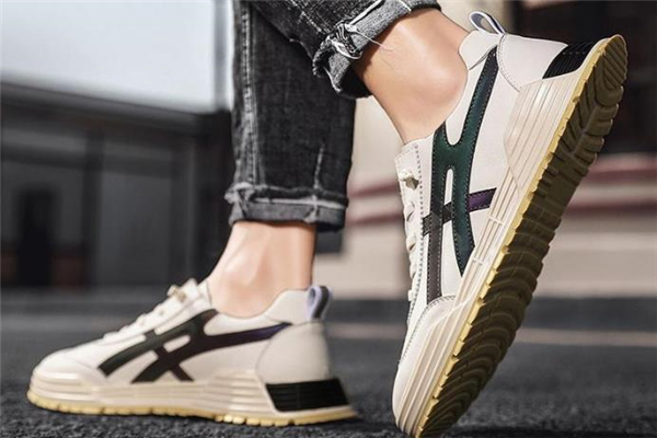 街頭風潮男如何穿搭 街頭風潮男必備單品 街頭風潮男如何穿搭 街頭風潮男必備單品