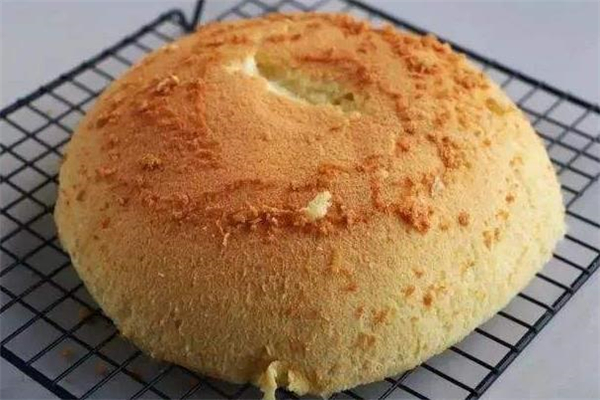 電飯煲做蛋糕沒熟透怎么辦 電飯鍋?zhàn)龅案鉃槭裁磿? alt=