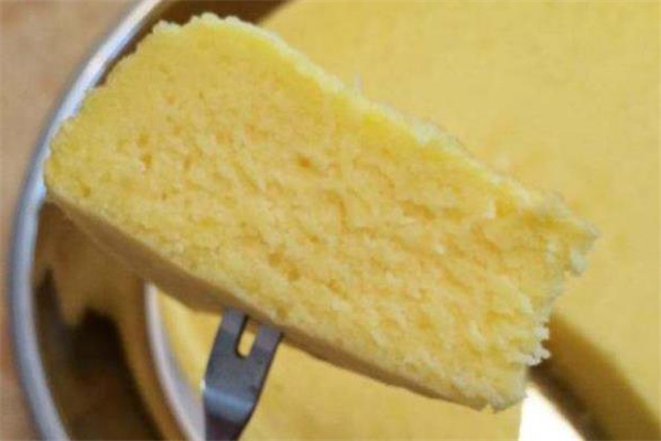 電飯煲做蛋糕需要多長(zhǎng)時(shí)間 電飯鍋?zhàn)龅案獠慌钏稍趺崔k 電飯煲做蛋糕需要多長(zhǎng)時(shí)間 電飯鍋?zhàn)龅案獠慌钏稍趺崔k