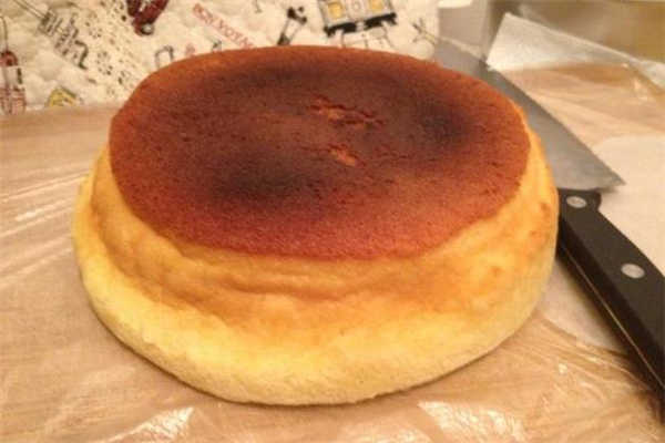 電飯煲做蛋糕沒熟透怎么辦 電飯鍋?zhàn)龅案鉃槭裁磿? alt=