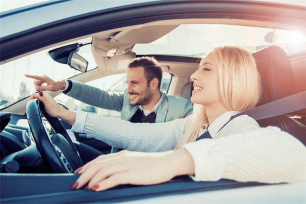 和同事產(chǎn)生婚外情怎么辦 為什么辦公室容易發(fā)生婚外情 和同事產(chǎn)生婚外情怎么辦 為什么辦公室容易發(fā)生婚外情