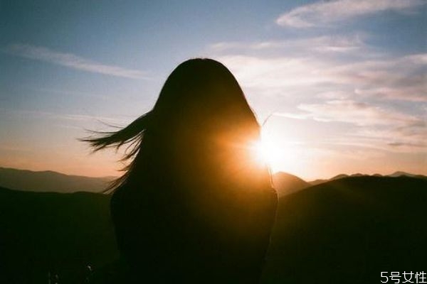 老公愛不愛老婆看幾點(diǎn) 從哪里看老公愛不愛你 老公愛不愛老婆看幾點(diǎn) 從哪里看老公愛不愛你