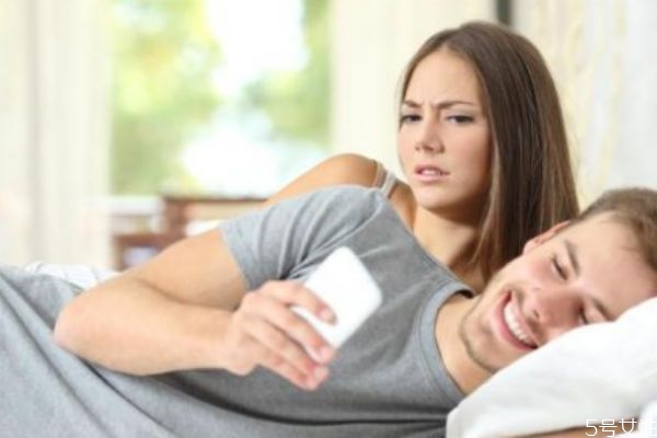 老公微信曖昧可以原諒嗎 微信曖昧代表出軌嗎 老公微信曖昧可以原諒嗎 微信曖昧代表出軌嗎