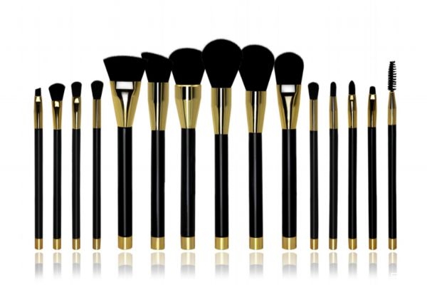 化妝刷變硬了怎么辦 化妝刷有保質(zhì)期嗎 化妝刷變硬了怎么辦 化妝刷有保質(zhì)期嗎