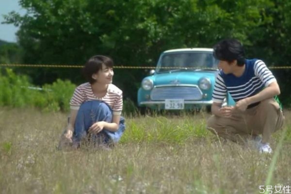 戀愛會(huì)讓人盲目嗎 戀愛中人智商真的為零嗎 戀愛會(huì)讓人盲目嗎 戀愛中人智商真的為零嗎