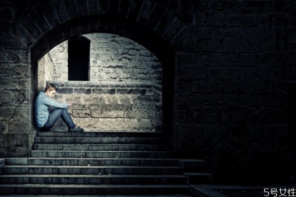 夫妻出現(xiàn)爭吵要注意什么 夫妻吵架怎么和解 夫妻出現(xiàn)爭吵要注意什么 夫妻吵架怎么和解