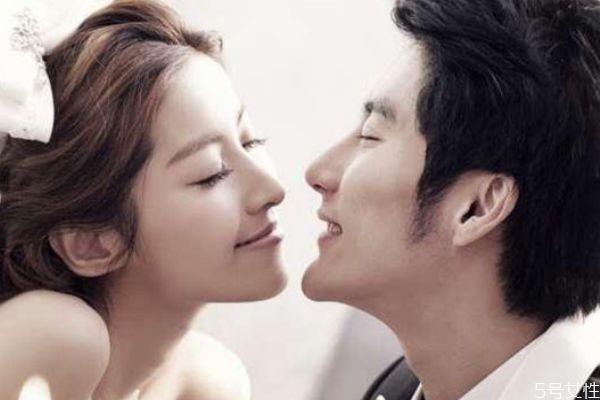 怎么辨別男人是否已婚 分辨男人已婚和未婚 怎么辨別男人是否已婚 分辨男人已婚和未婚