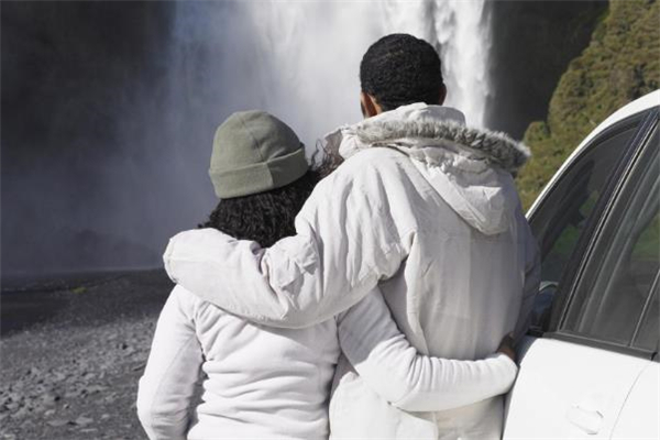 老公和別的女人搞曖昧怎么辦 老公和別人搞曖昧?xí)诟膯? alt=