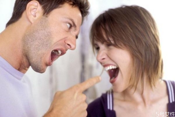 女人出軌的時候會有什么特征 女人出軌最典型的表現(xiàn) 女人出軌的時候會有什么特征 女人出軌最典型的表現(xiàn)