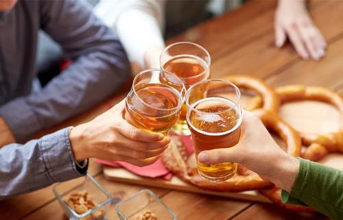 老婆經(jīng)常出去應(yīng)酬怎么辦 老婆經(jīng)常出去應(yīng)酬要相信她嗎 老婆經(jīng)常出去應(yīng)酬怎么辦 老婆經(jīng)常出去應(yīng)酬要相信她嗎