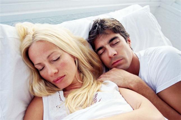 老公異性緣太好怎么辦 老公異性緣好說明什么 老公異性緣太好怎么辦 老公異性緣好說明什么