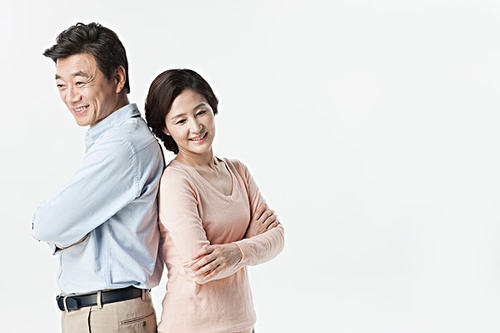 為什么中年男人更愛找情人 怎樣分辨男人在外是否有情人 為什么中年男人更愛找情人 怎樣分辨男人在外是否有情人