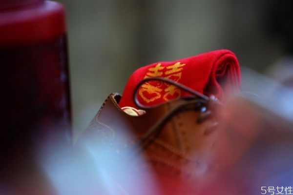 訂婚后可以住在一起嗎 訂婚后住在一起好嗎 訂婚后可以住在一起嗎 訂婚后住在一起好嗎