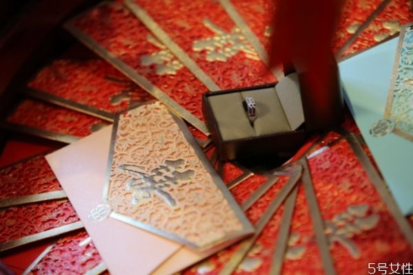 訂婚后可以住在一起嗎 訂婚后住在一起好嗎 訂婚后可以住在一起嗎 訂婚后住在一起好嗎