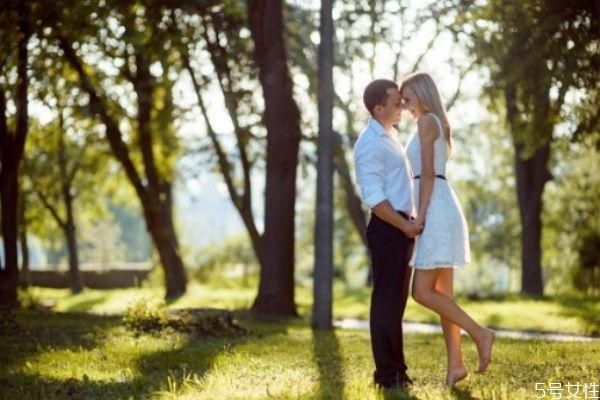 談戀愛膩了會(huì)緩和好嗎 戀愛膩了怎么處理 談戀愛膩了會(huì)緩和好嗎 戀愛膩了怎么處理