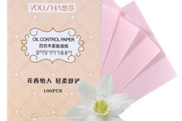 吸油紙有什么副作用 吸油紙用粗糙面還是光滑面 吸油紙有什么副作用 吸油紙用粗糙面還是光滑面