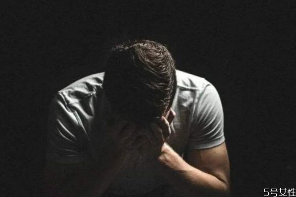 婚外情冷戰(zhàn)多久男人會(huì)想你 婚外情冷戰(zhàn)男人想你的表現(xiàn) 婚外情冷戰(zhàn)多久男人會(huì)想你 婚外情冷戰(zhàn)男人想你的表現(xiàn)