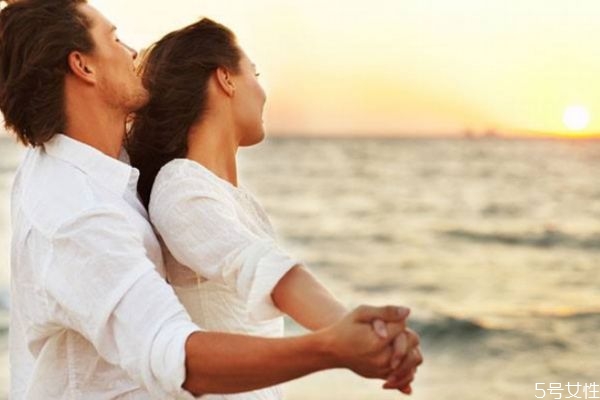 異性問在干嘛怎么回 男生問在干嘛回答技巧 異性問在干嘛怎么回 男生問在干嘛回答技巧