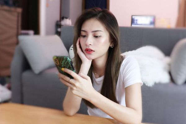 女生問你在干嘛怎么幽默回答 女生問在干嘛回答技巧 女生問你在干嘛怎么幽默回答 女生問在干嘛回答技巧