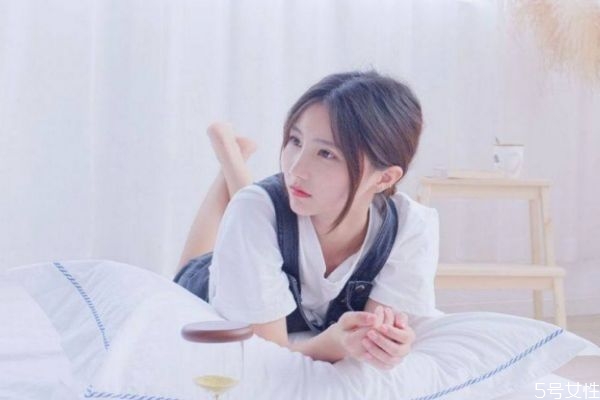 男生喜歡和撩的區(qū)別 男生喜歡和撩的不同 男生喜歡和撩的區(qū)別 男生喜歡和撩的不同