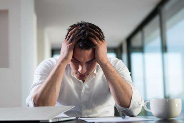 軟弱的男生有什么特征 什么樣子的男生比較軟弱 軟弱的男生有什么特征 什么樣子的男生比較軟弱