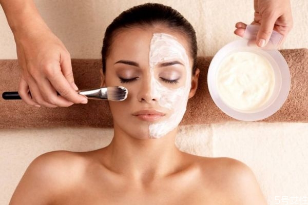 去角質(zhì)要避開痘痘嗎 去角質(zhì)需要避開痘痘嗎 去角質(zhì)要避開痘痘嗎 去角質(zhì)需要避開痘痘嗎