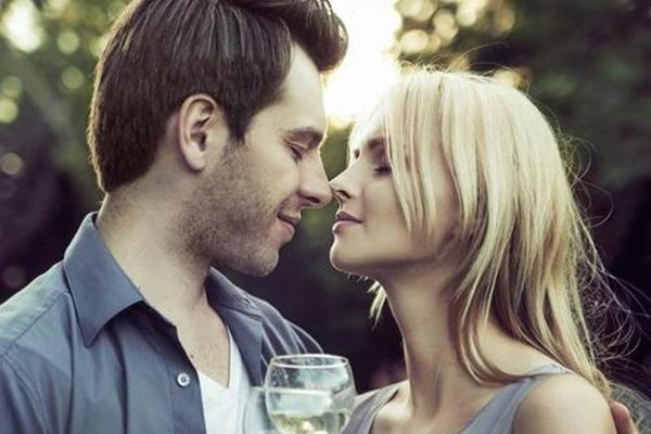 哪些關(guān)系容易產(chǎn)生曖昧 男生玩曖昧女生怎樣擺正心態(tài) 哪些關(guān)系容易產(chǎn)生曖昧 男生玩曖昧女生怎樣擺正心態(tài)