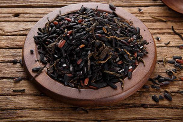 黑糯茶適合什么人喝 黑糯茶什么人不能喝 黑糯茶適合什么人喝 黑糯茶什么人不能喝