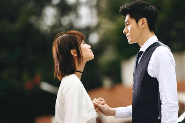 約會(huì)時(shí)太緊張?jiān)趺崔k 跟喜歡的女孩約會(huì)緊張?jiān)趺崔k 約會(huì)時(shí)太緊張?jiān)趺崔k 跟喜歡的女孩約會(huì)緊張?jiān)趺崔k