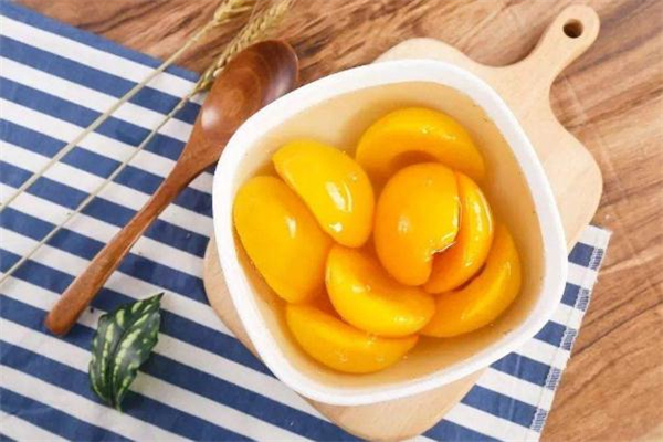 黃桃罐頭吃多了會上火嗎 黃桃罐頭可以加熱吃嗎 黃桃罐頭吃多了會上火嗎 黃桃罐頭可以加熱吃嗎