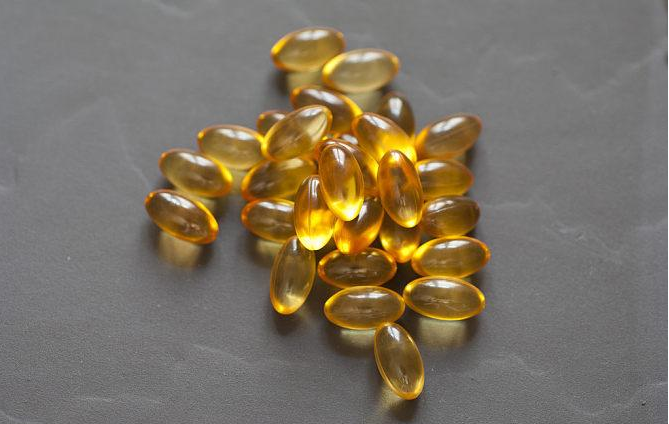 維生素E膠囊能祛斑嗎 維生素e膠囊可以直接涂在臉上嗎 維生素E膠囊能祛斑嗎 維生素e膠囊可以直接涂在臉上嗎