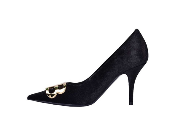 穿高跟鞋會變成扁平足嗎 穿高跟鞋會讓小腿變粗嗎 穿高跟鞋會變成扁平足嗎 穿高跟鞋會讓小腿變粗嗎