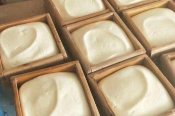 奶豆腐有營(yíng)養(yǎng)嗎 奶豆腐有點(diǎn)苦怎么回事 奶豆腐有營(yíng)養(yǎng)嗎 奶豆腐有點(diǎn)苦怎么回事