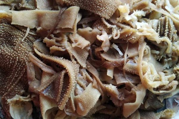 百葉和毛肚的區(qū)別 牛百葉是牛身上哪個(gè)部位 百葉和毛肚的區(qū)別 牛百葉是牛身上哪個(gè)部位