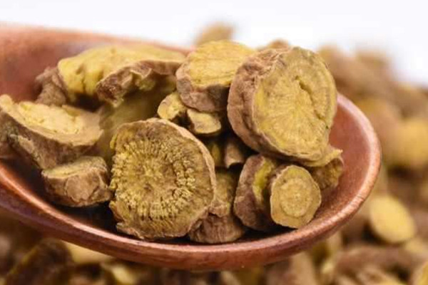 黃芩可以降低血壓?jiǎn)?黃芩可以補(bǔ)氣血嗎 黃芩可以降低血壓?jiǎn)?黃芩可以補(bǔ)氣血嗎