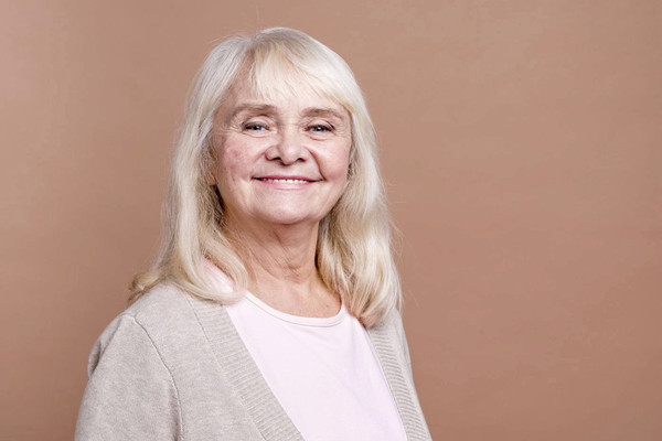 白頭發(fā)是怎么形成的 白頭發(fā)會越拔越多嗎 白頭發(fā)是怎么形成的 白頭發(fā)會越拔越多嗎