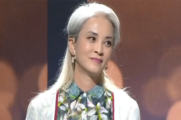 白頭發(fā)是怎么形成的 白頭發(fā)會越拔越多嗎 白頭發(fā)是怎么形成的 白頭發(fā)會越拔越多嗎