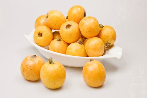 枇杷能用來泡酒嗎 枇杷泡酒怎么泡 枇杷能用來泡酒嗎 枇杷泡酒怎么泡