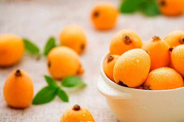 枇杷能用來泡酒嗎 枇杷泡酒怎么泡 枇杷能用來泡酒嗎 枇杷泡酒怎么泡