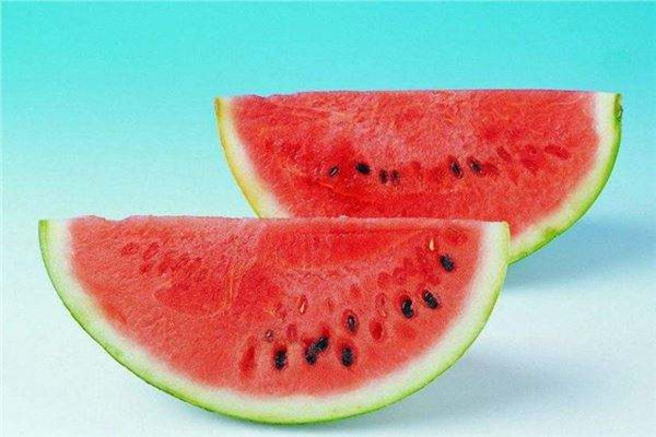 西瓜的不適宜人群 西瓜的營養(yǎng)價值有哪些 西瓜的不適宜人群 西瓜的營養(yǎng)價值有哪些