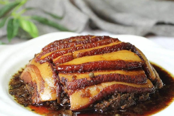 扣肉要炸多久才會起虎皮 扣肉炸好后用熱水還是用冷水泡 扣肉要炸多久才會起虎皮 扣肉炸好后用熱水還是用冷水泡