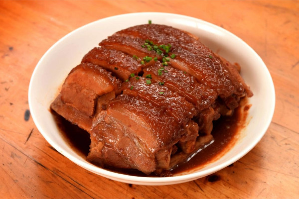 扣肉要炸多久才會起虎皮 扣肉炸好后用熱水還是用冷水泡 扣肉要炸多久才會起虎皮 扣肉炸好后用熱水還是用冷水泡