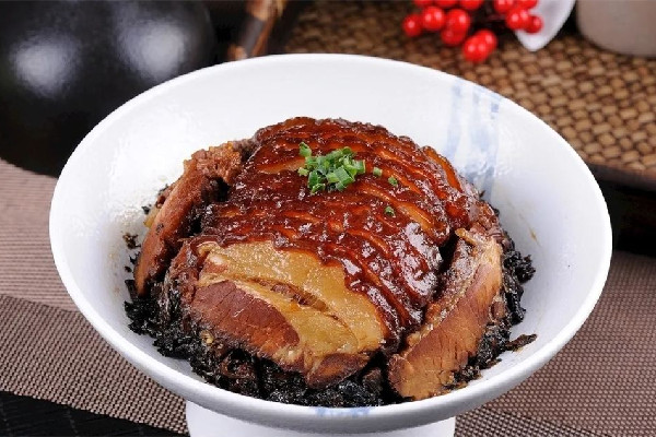 梅菜扣肉蒸的時候需要用保鮮膜嗎 梅菜扣肉蒸的時候需要扣盤嗎 梅菜扣肉蒸的時候需要用保鮮膜嗎 梅菜扣肉蒸的時候需要扣盤嗎