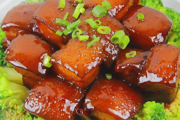 紅燒肉是哪個(gè)地方的菜名 紅燒肉是什么菜系 紅燒肉是哪個(gè)地方的菜名 紅燒肉是什么菜系