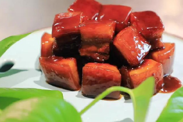 紅燒肉用哪個(gè)部位的肉最好 紅燒肉可以用瘦肉做嗎 紅燒肉用哪個(gè)部位的肉最好 紅燒肉可以用瘦肉做嗎