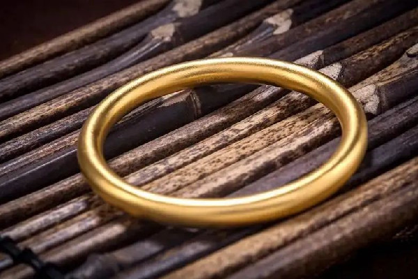 古法黃金可以戴著洗澡嗎 古法黃金會(huì)不會(huì)掉色 古法黃金可以戴著洗澡嗎 古法黃金會(huì)不會(huì)掉色